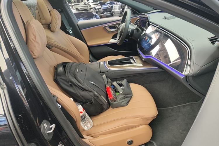 Used Mercedes-Benz E-Class 2024 Facelift E 300 L Luxury Edition Right Front Seat