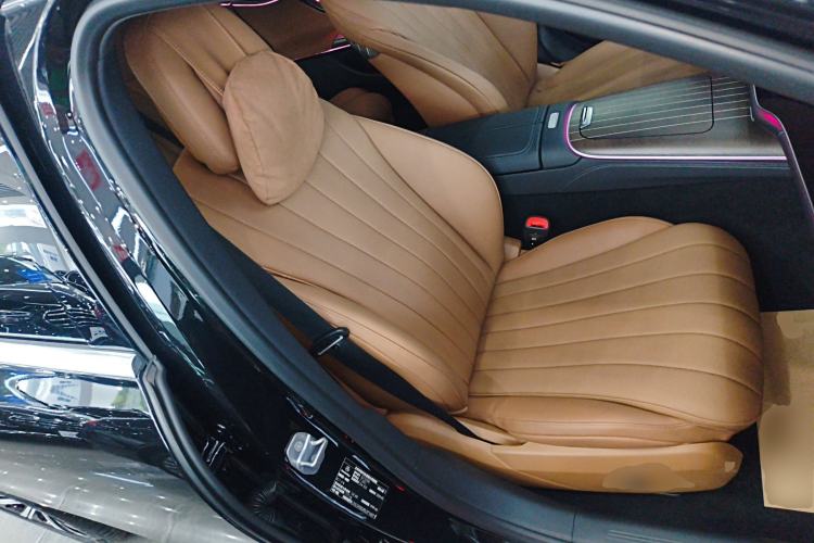 Used Mercedes-Benz E-Class 2024 E 300 L Luxury Model Right Front Seat