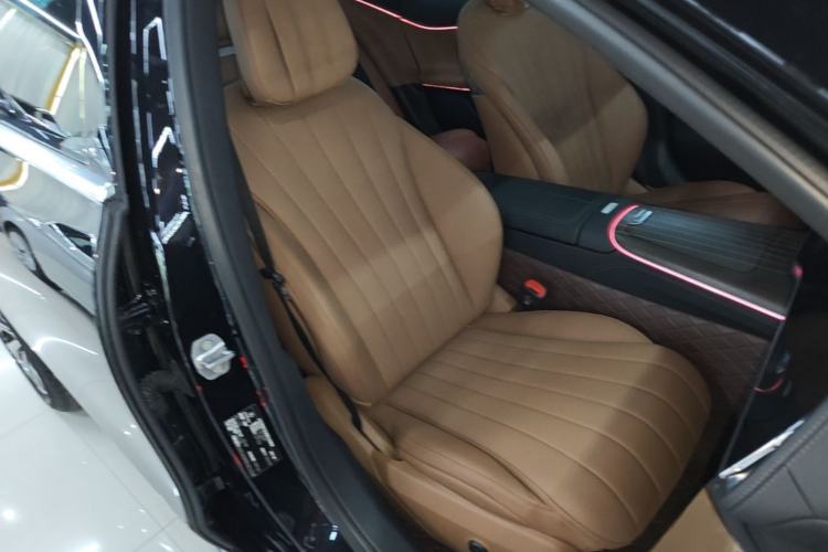 Used Mercedes-Benz E-Class 2024 E 300 L Luxury Model Right Front Seat