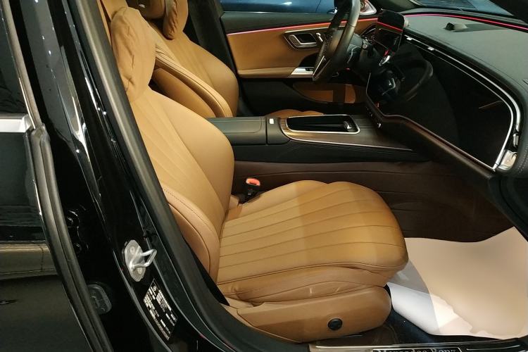 Used Mercedes-Benz E-Class 2024 E 300 L Luxury Model Right Front Seat