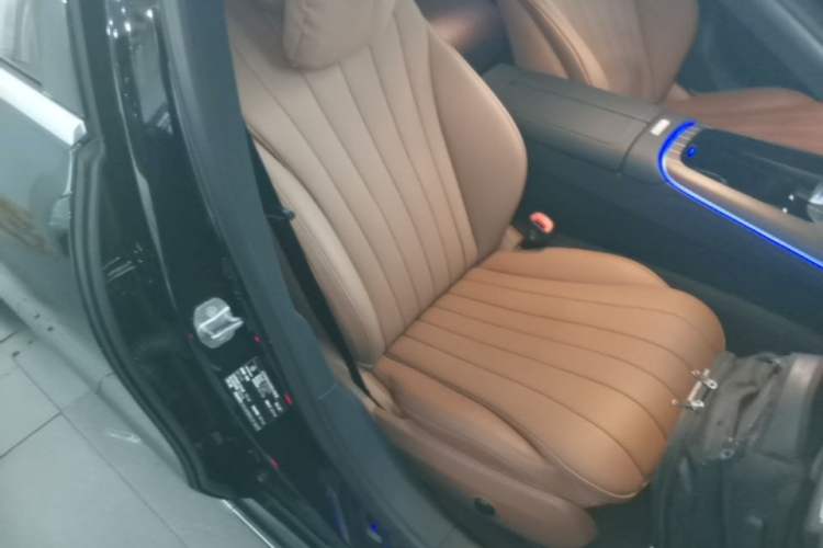 Used Mercedes-Benz E-Class 2024 E 300 L Luxury Model Right Front Seat