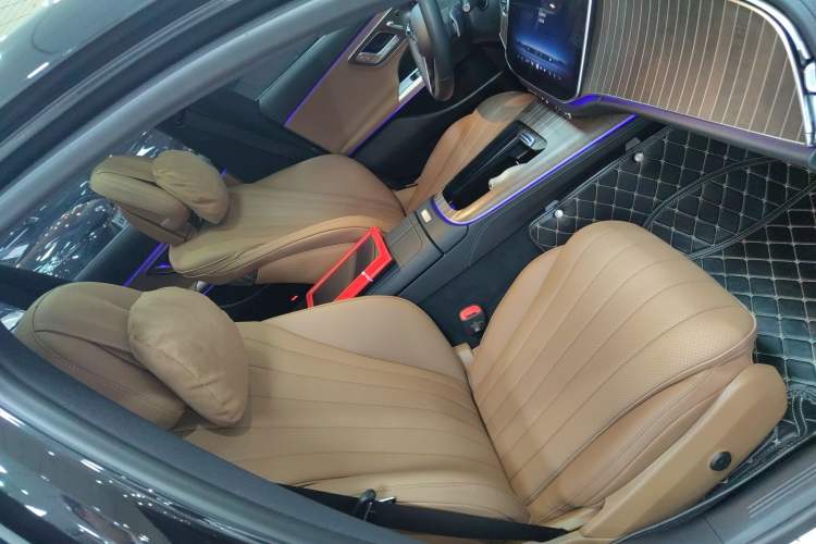 Used Mercedes-Benz E-Class 2024 E 300 L Stylish Model Right Front Seat