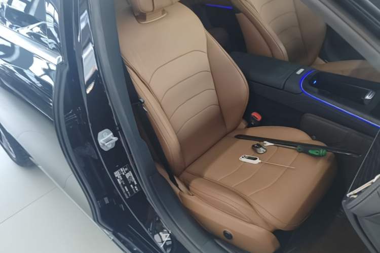 Used Mercedes-Benz E-Class 2024 Facelift E 300 L Fashion Sport Edition Right Front Seat