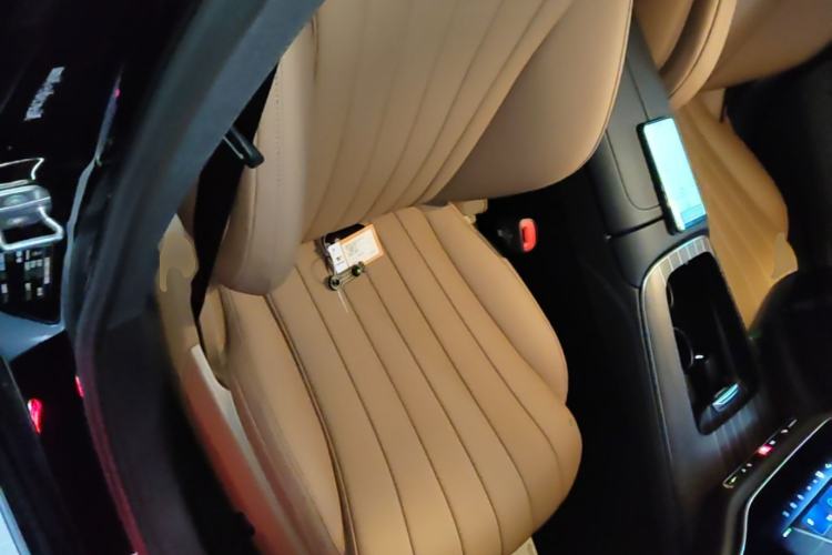 Used Mercedes-Benz E-Class 2024 Facelift E 300 L Luxury Edition Right Front Seat