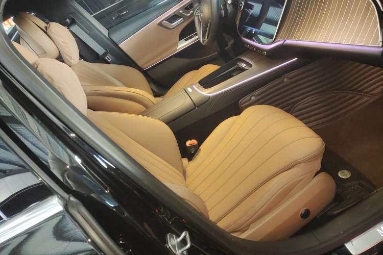 Used Mercedes-Benz E-Class 2024 Refresh E 300 L Stylish Edition Right Front Seat