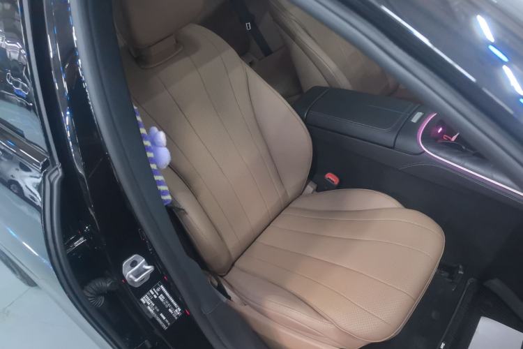 Used Mercedes-Benz E-Class 2024 E 300 Luxury Sport Edition Right Front Seat