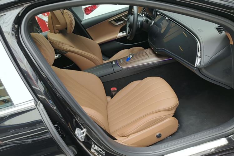 Used Mercedes-Benz E-Class 2024 E 300 L Luxury Model Right Front Seat