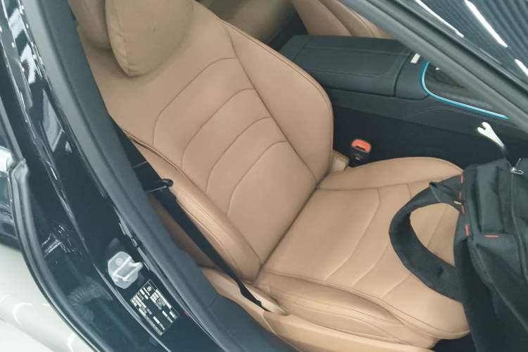 Used Mercedes-Benz E-Class 2024 E 300 L Luxury Sport Model Right Front Seat