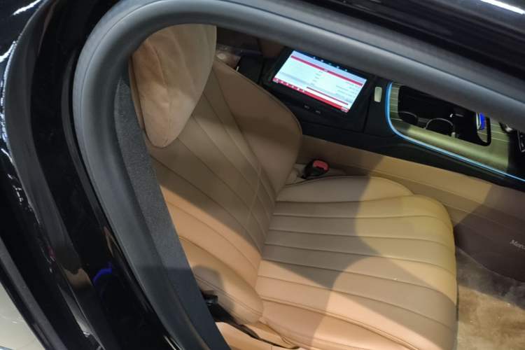 Used Mercedes-Benz E-Class 2024 Refresh E 300 L Stylish Edition Right Front Seat