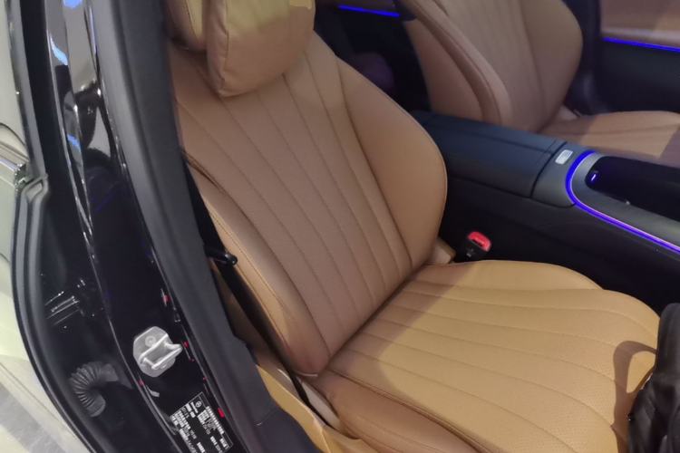 Used Mercedes-Benz E-Class 2024 Refresh E 300 L Stylish Edition Right Front Seat