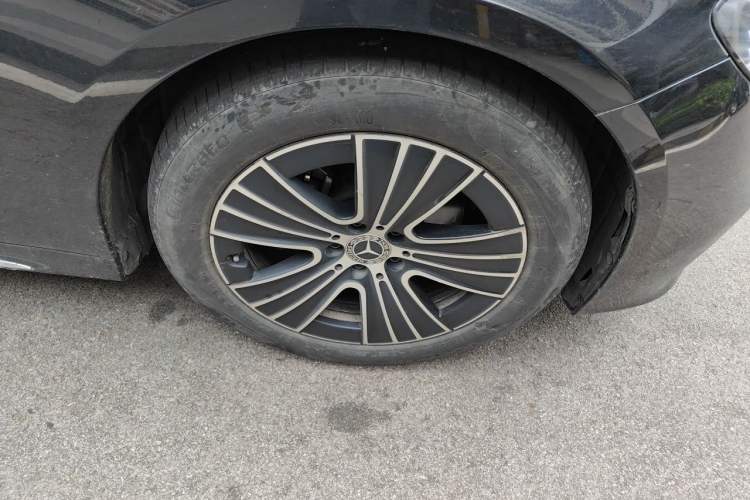 Used Mercedes-Benz E-Class 2024 E 260 L Right Front Wheel Hub