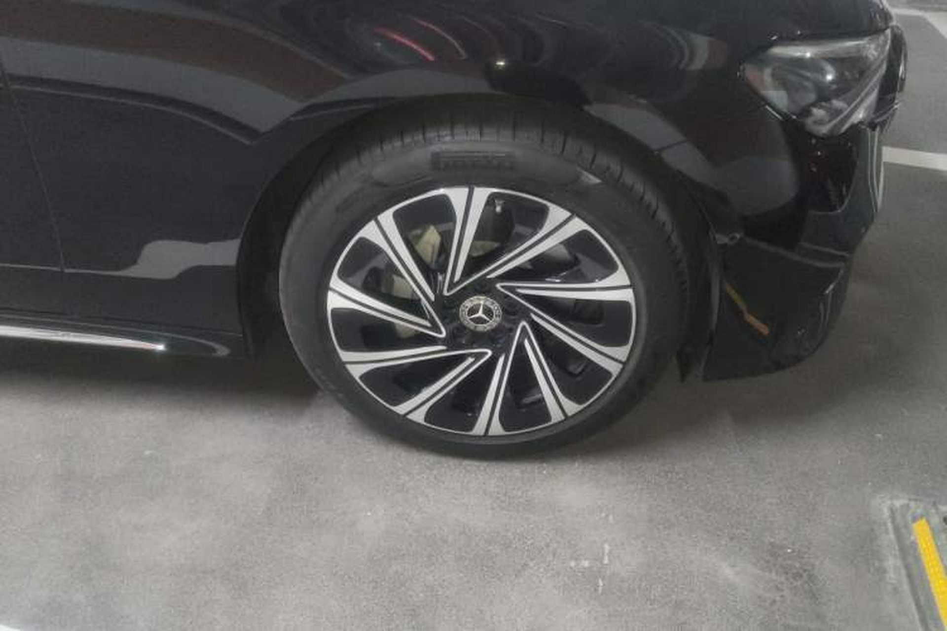 Used Mercedes-Benz E-Class 2024 Facelift E 300 L Luxury Edition Right Front Wheel Hub