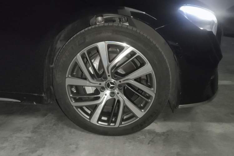 Used Mercedes-Benz E-Class 2024 Refresh E 300 L Stylish Edition Right Front Wheel Hub