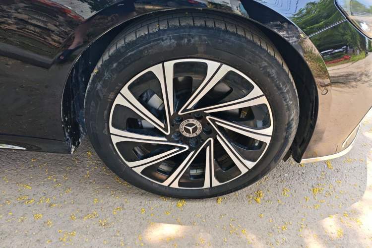 Used Mercedes-Benz E-Class 2024 Facelift E 300 L Luxury Edition Right Front Wheel Hub