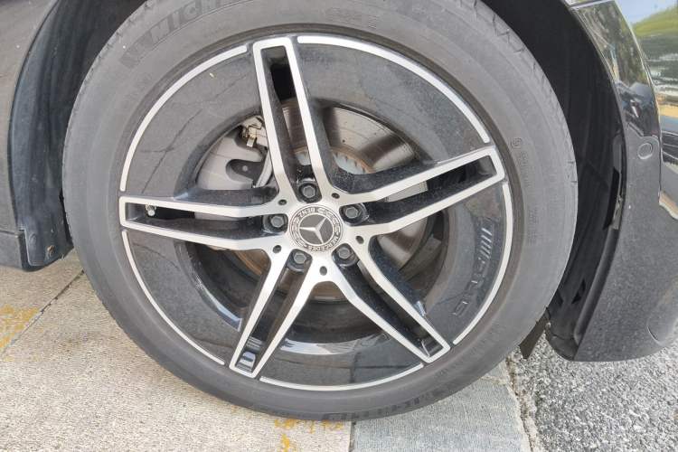 Used Mercedes-Benz E-Class 2024 E 260 Sport Edition Right Front Wheel Hub