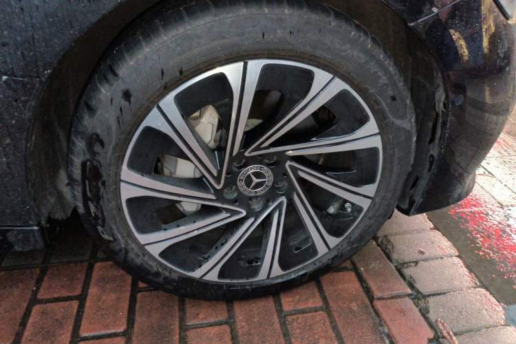 Used Mercedes-Benz E-Class 2024 Facelift E 300 L Luxury Edition Right Front Wheel Hub