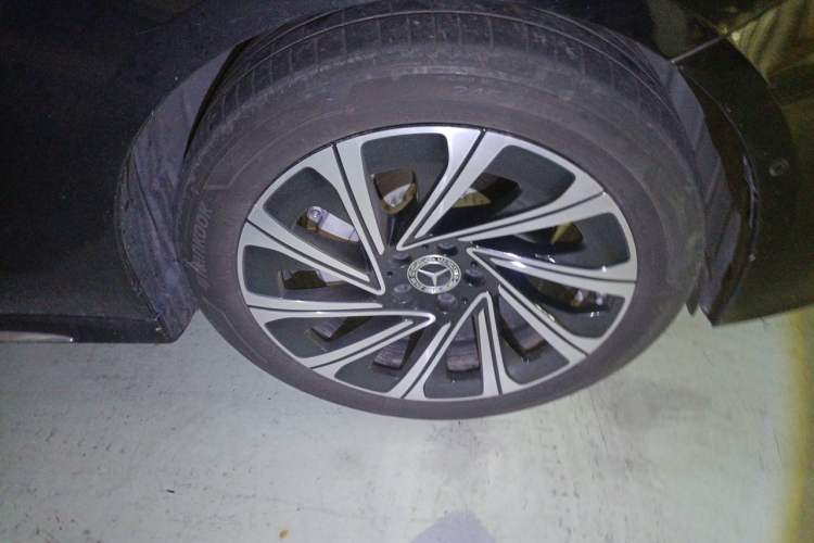 Used Mercedes-Benz E-Class 2024 Facelift E 300 L Luxury Edition Right Front Wheel Hub