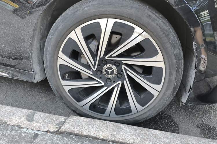 Used Mercedes-Benz E-Class 2024 Facelift E 300 L Luxury Edition Right Front Wheel Hub