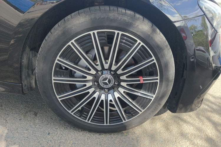 Used Mercedes-Benz E-Class 2024 E 300 L Luxury Sport Model Right Front Wheel Hub