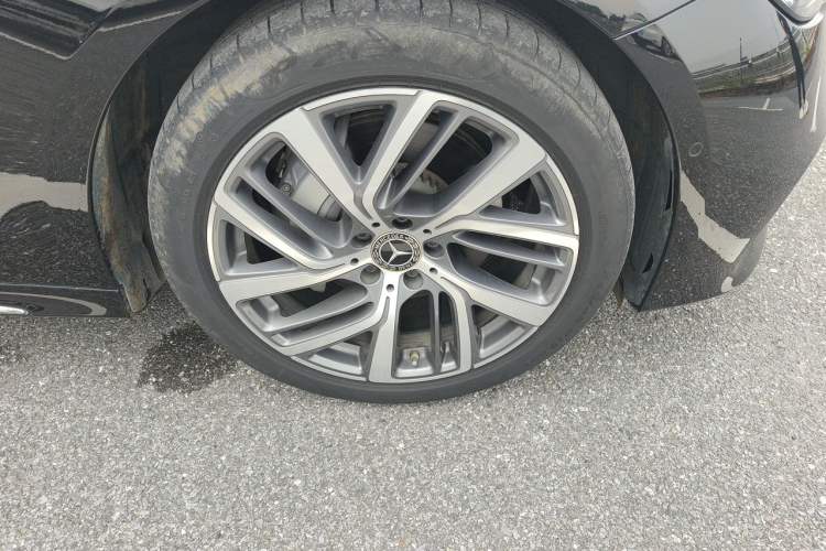 Used Mercedes-Benz E-Class 2024 E 300 L Stylish Model Right Front Wheel Hub