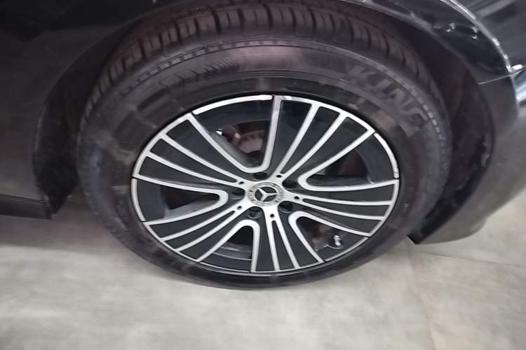 Used Mercedes-Benz E-Class 2024 Facelift E 260 L Right Front Wheel Hub