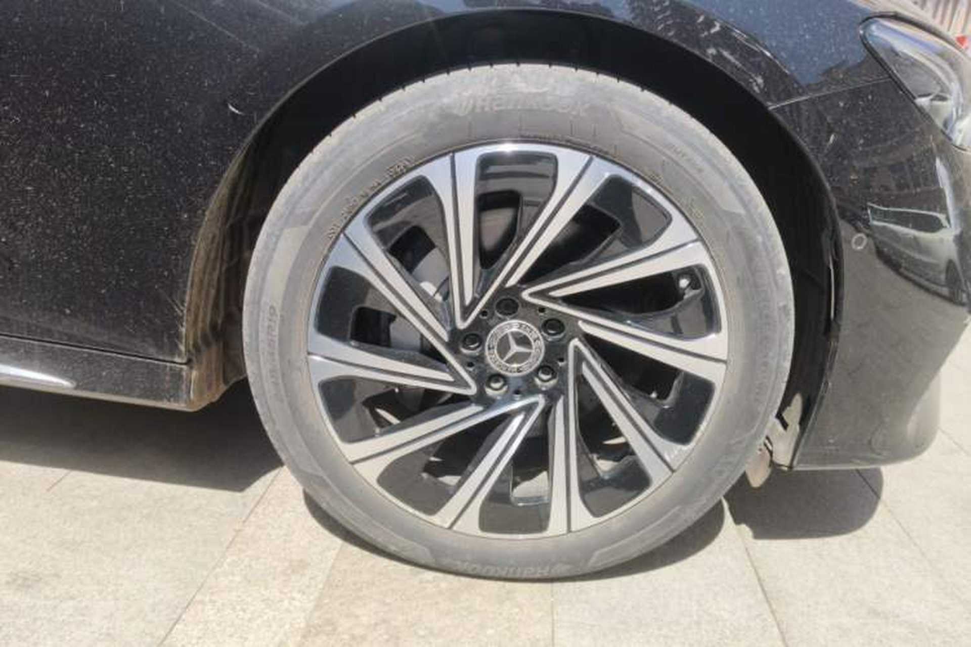 Used Mercedes-Benz E-Class 2024 E 300 L Luxury Model Right Front Wheel Hub