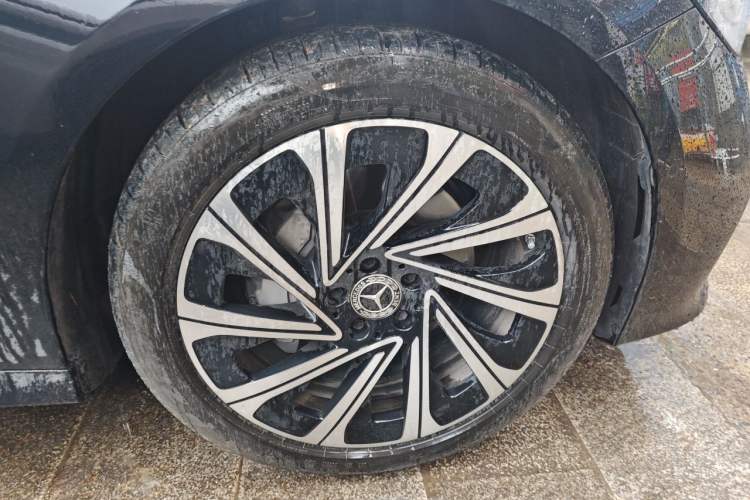 Used Mercedes-Benz E-Class 2024 Facelift E 300 L Luxury Edition Right Front Wheel Hub