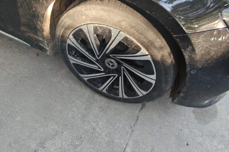 Used Mercedes-Benz E-Class 2024 E 300 L Luxury Model Right Front Wheel Hub