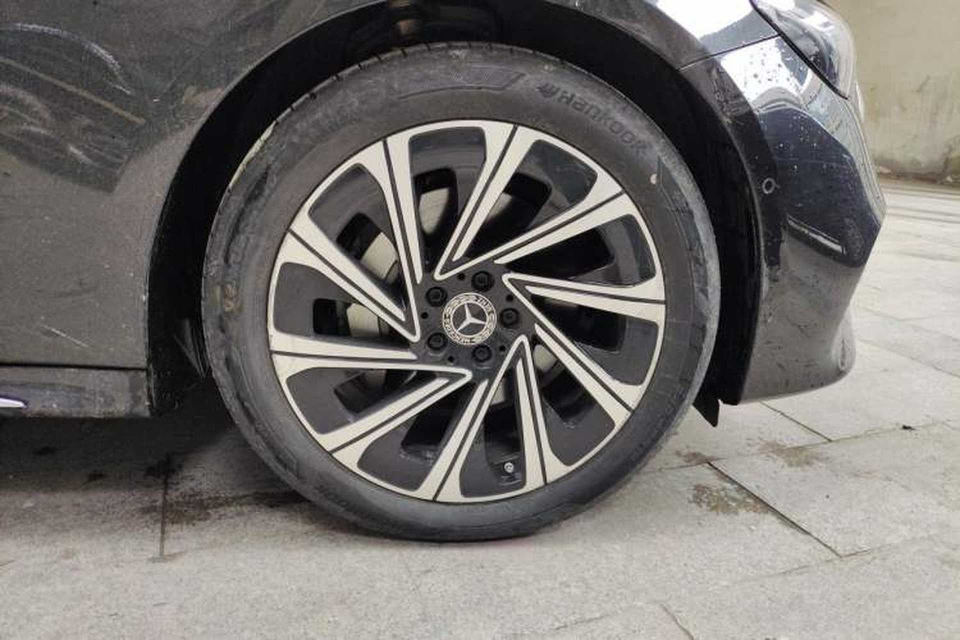 Used Mercedes-Benz E-Class 2024 Facelift E 300 L Luxury Edition Right Front Wheel Hub