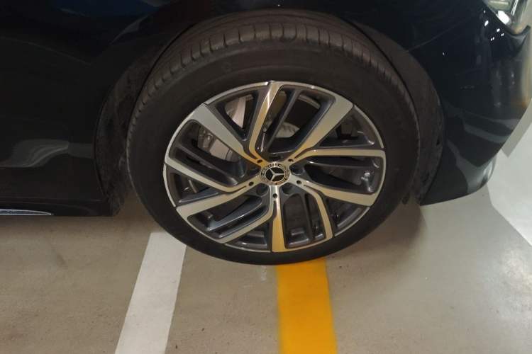 Used Mercedes-Benz E-Class 2024 E 300 L Stylish Model Right Front Wheel Hub
