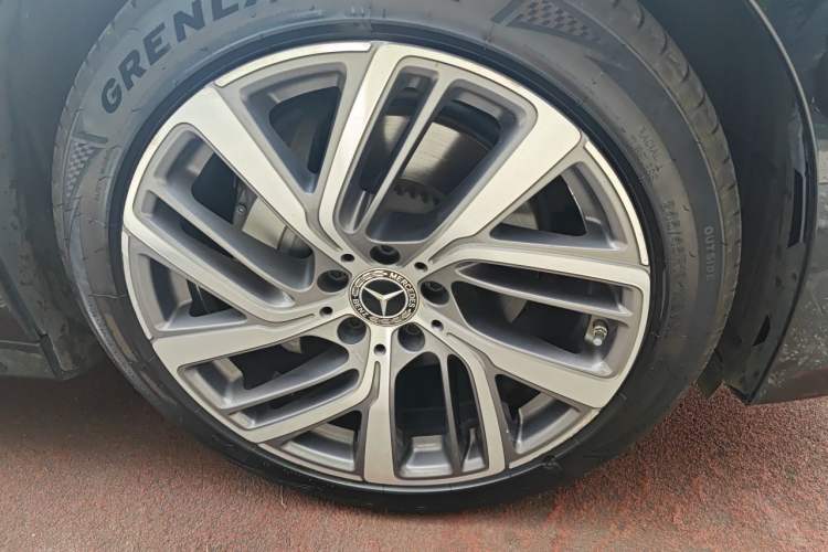 Used Mercedes-Benz E-Class 2024 E 300 L Stylish Model Right Front Wheel Hub