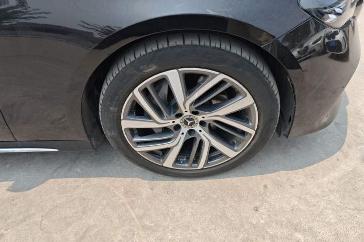 Used Mercedes-Benz E-Class 2024 E 300 L Stylish Model Right Front Wheel Hub