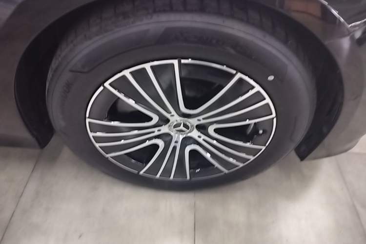 Used Mercedes-Benz E-Class 2024 Facelift E 260 L Right Front Wheel Hub