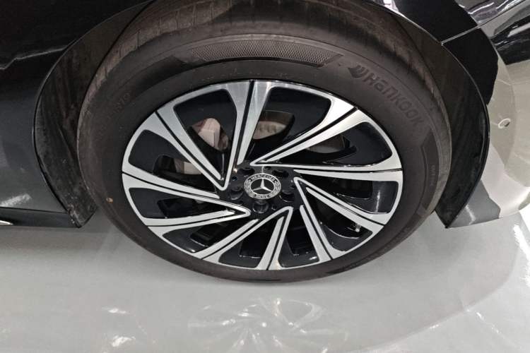Used Mercedes-Benz E-Class 2024 Facelift E 300 L Luxury Edition Right Front Wheel Hub
