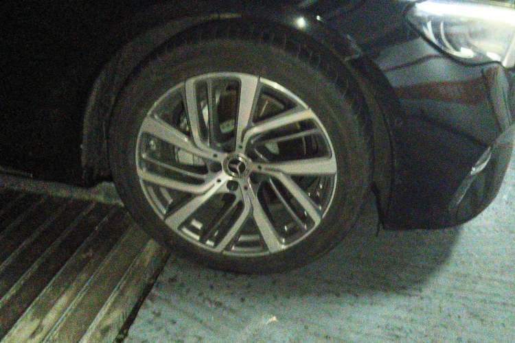 Used Mercedes-Benz E-Class 2024 Refresh E 300 L Stylish Edition Right Front Wheel Hub