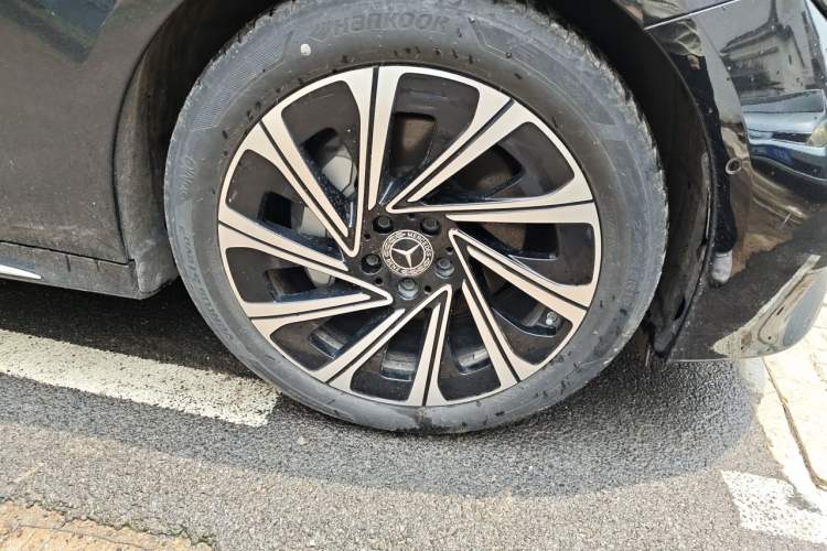 Used Mercedes-Benz E-Class 2024 Facelift E 300 L Luxury Edition Right Front Wheel Hub