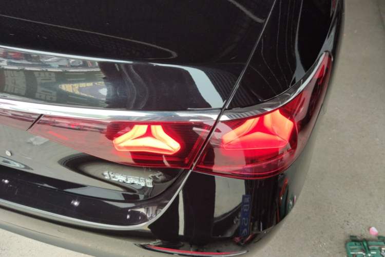 Used Mercedes-Benz E-Class 2024 E 300 L Luxury Model Right Rear Taillight