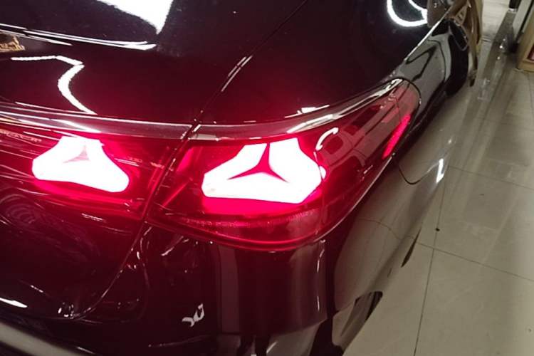 Used Mercedes-Benz E-Class 2024 E 300 L Luxury Sport Model Right Rear Taillight
