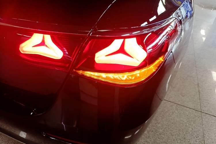 Used Mercedes-Benz E-Class 2024 Refresh E 300 L Stylish Edition Right Rear Taillight