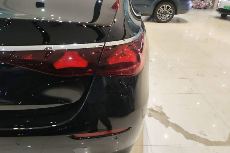 Used Mercedes-Benz E-Class 2024 E 300 L Stylish Model Right Rear Taillight