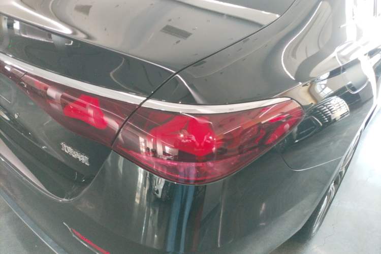 Used Mercedes-Benz E-Class 2024 E 300 L Stylish Model Right Rear Taillight