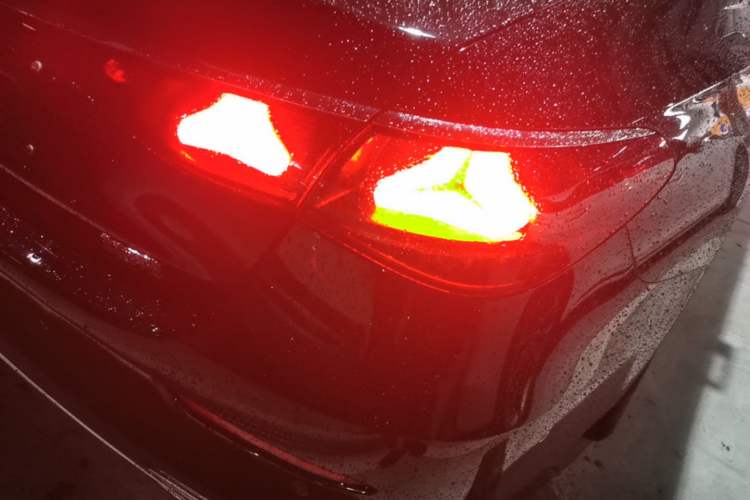 Used Mercedes-Benz E-Class 2024 E 300 L Luxury Model Right Rear Taillight