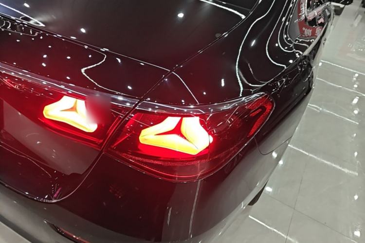 Used Mercedes-Benz E-Class 2024 Refresh E 300 L Stylish Edition Right Rear Taillight