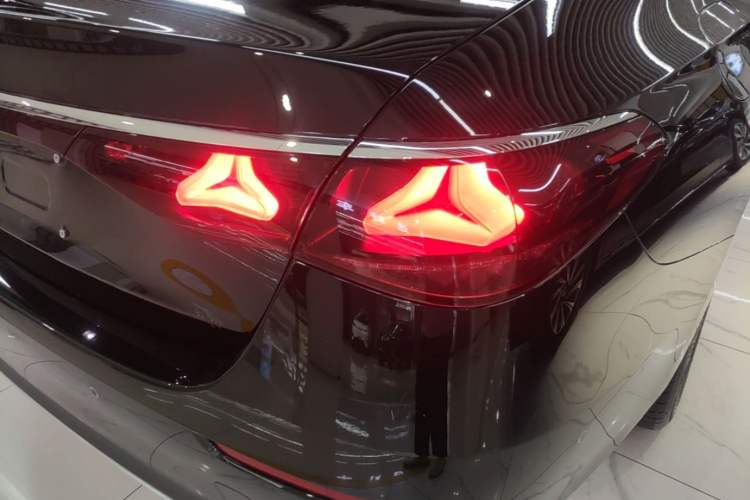 Used Mercedes-Benz E-Class 2024 E 300 L Luxury Model Right Rear Taillight