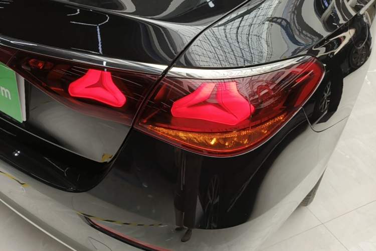 Used Mercedes-Benz E-Class 2024 E 300 L Luxury Model Right Rear Taillight