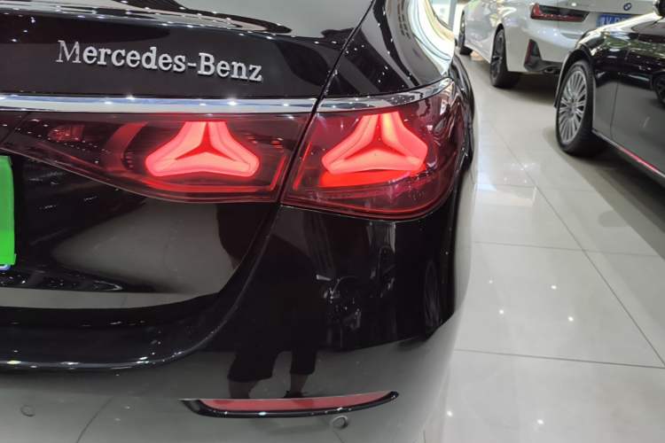 Used Mercedes-Benz E-Class 2024 Refresh E 300 L Stylish Edition Right Rear Taillight