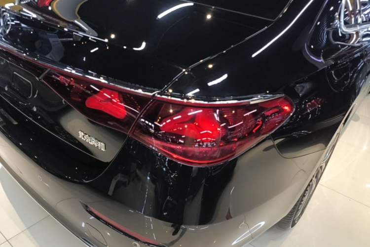 Used Mercedes-Benz E-Class 2024 Refresh E 300 L Stylish Edition Right Rear Taillight