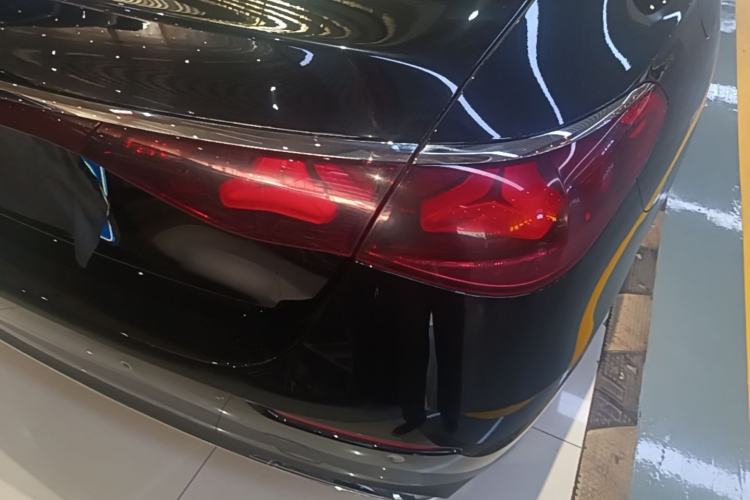 Used Mercedes-Benz E-Class 2024 Refresh E 300 L Stylish Edition Right Rear Taillight