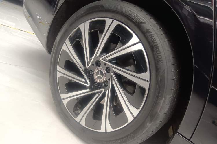 Used Mercedes-Benz E-Class 2024 E 300 L Luxury Model Right Rear Wheel Hub