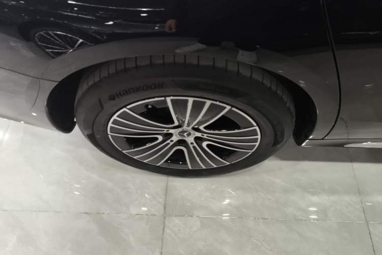Used Mercedes-Benz E-Class 2024 E 260 L Right Rear Wheel Hub